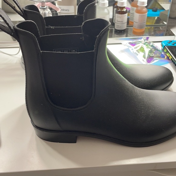 Black booties - Picture 2 of 3